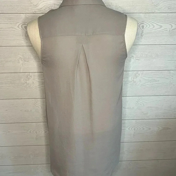 Divided gray button down sleeveless top Size 4 - Picture 3 of 5